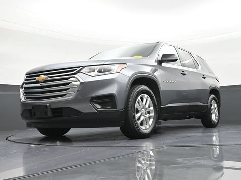 Used 2021 Chevrolet Traverse LS FWD image 20