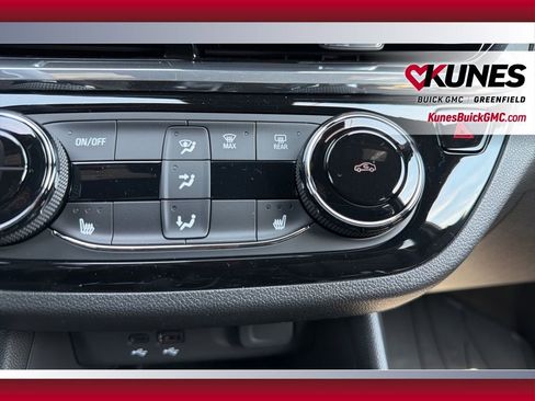 New 2026 Buick Envista Sport Touring image 22