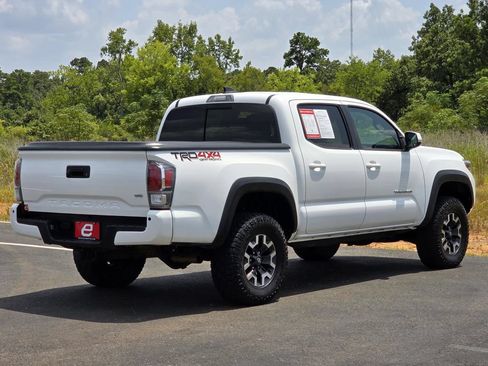 Used 2021 Toyota Tacoma TRD Off-Road w/ Technology Package AWD/4WD image 8