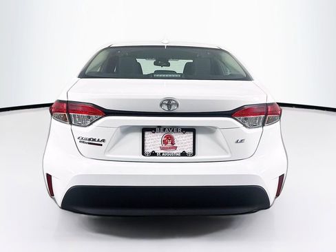 Used 2025 Toyota Corolla LE image 8
