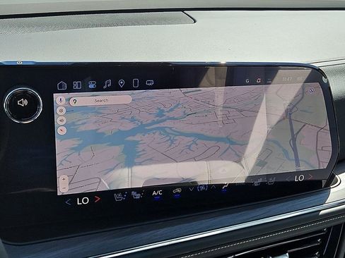 New 2025 Chevrolet Suburban Premier image 13