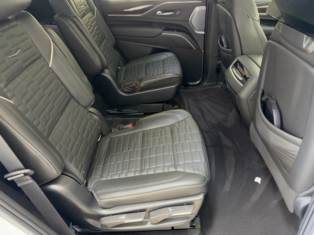 Used 2022 Cadillac Escalade Sport Platinum AWD/4WD image 29