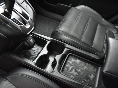 Used 2018 Honda CR-V Touring image 16