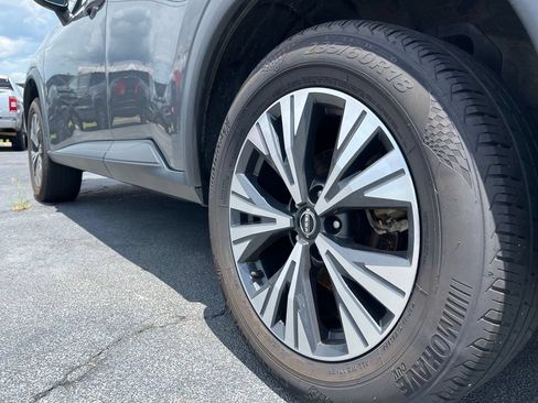 Used 2022 Nissan Rogue SV FWD image 13