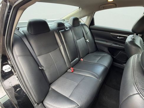 Used 2018 Nissan Altima 2.5 SV image 10