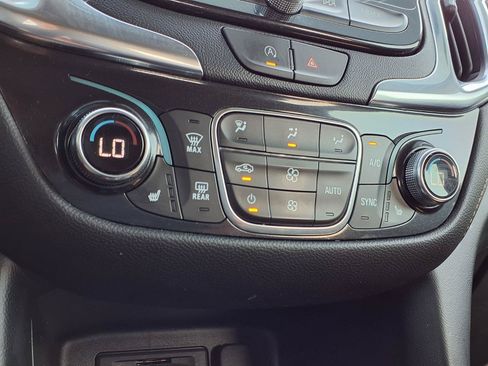 Used 2024 Chevrolet Equinox Premier AWD/4WD image 6