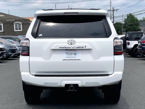 Used 2022 Toyota 4Runner SR5 Premium w/ Moonroof Package AWD/4WD image 6