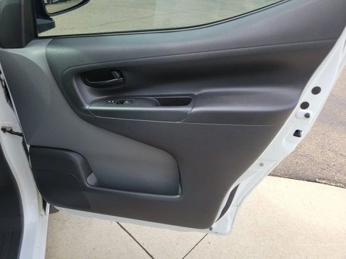Used 2020 Nissan NV200 S image 15