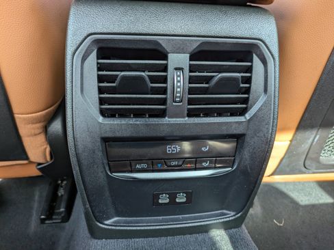 Used 2023 BMW 330i Sedan w/ Premium Package image 16