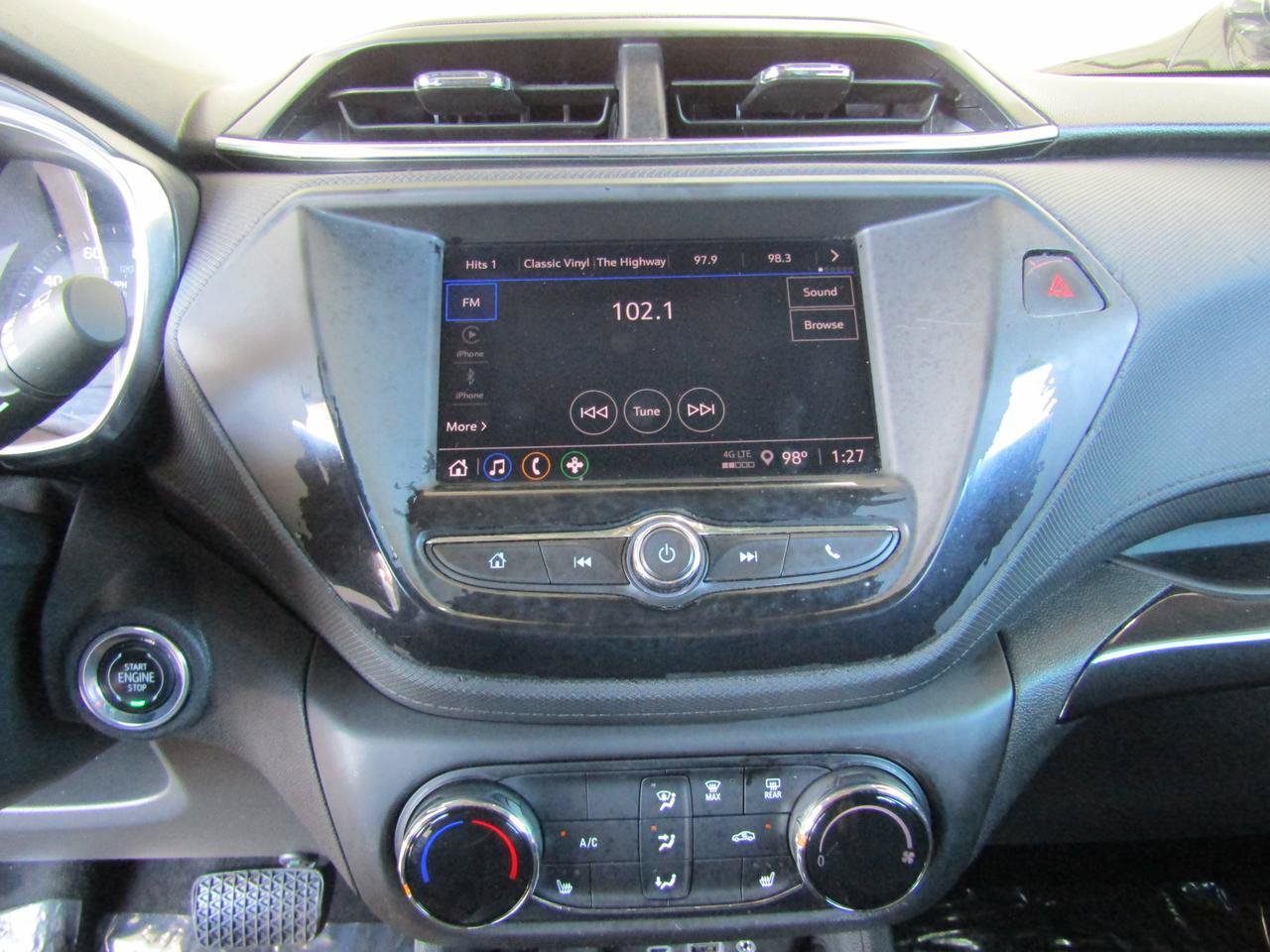 Used 2023 Chevrolet TrailBlazer LT FWD image 16