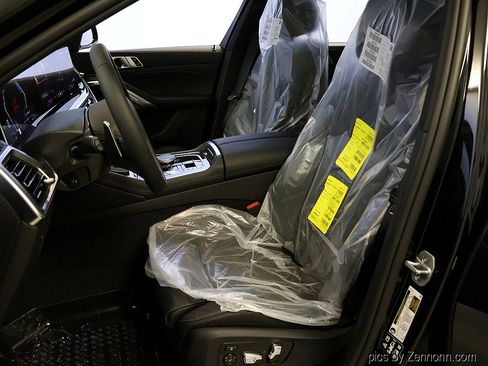 New 2026 BMW X6 xDrive40i w/ Climate Comfort Package image 10