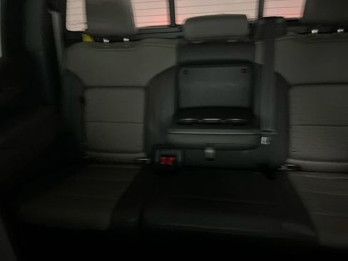 Used 2022 Chevrolet Silverado 1500 ZR2 w/ Technology Package AWD/4WD image 12