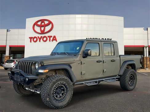 Used 2023 Jeep Gladiator Sport image 1