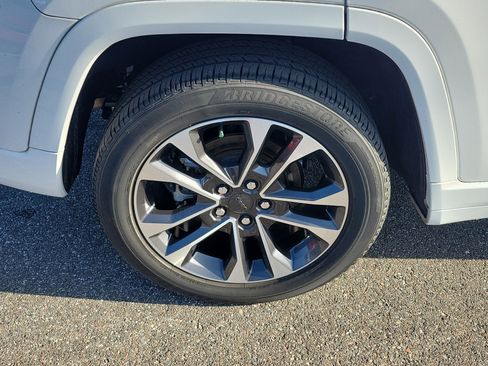 Used 2023 Jeep Grand Cherokee Overland w/ Adv Protech Group III image 42