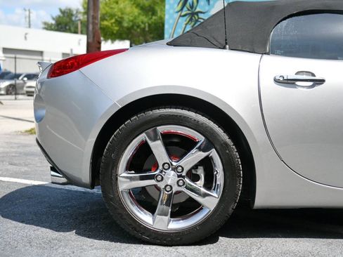 Used 2007 Pontiac Solstice Convertible w/ Premium Package RWD image 28