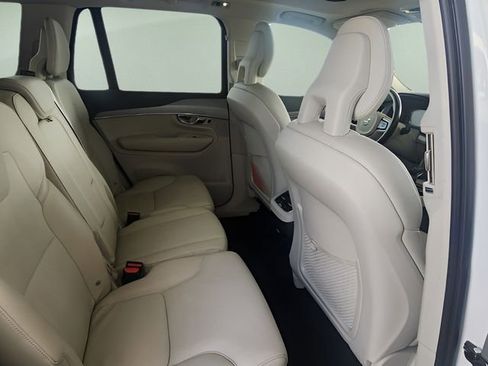 Used 2021 Volvo XC90 T5 Momentum image 25