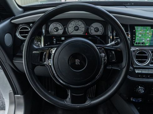 Used 2019 Rolls-Royce Wraith image 16