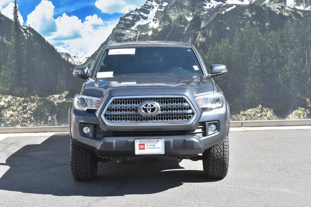 Certified 2017 Toyota Tacoma TRD Off-Road w/ Premium & Technology Package AWD/4WD image 5