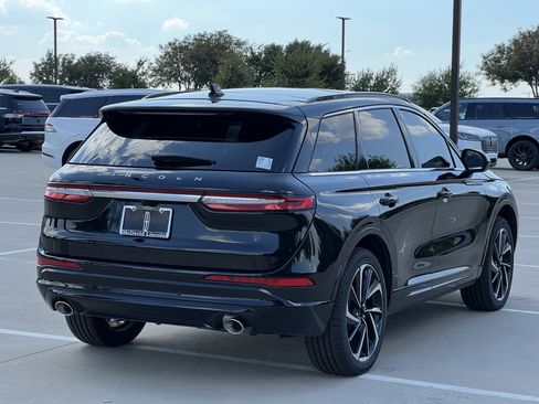New 2025 Lincoln Corsair Grand Touring image 8