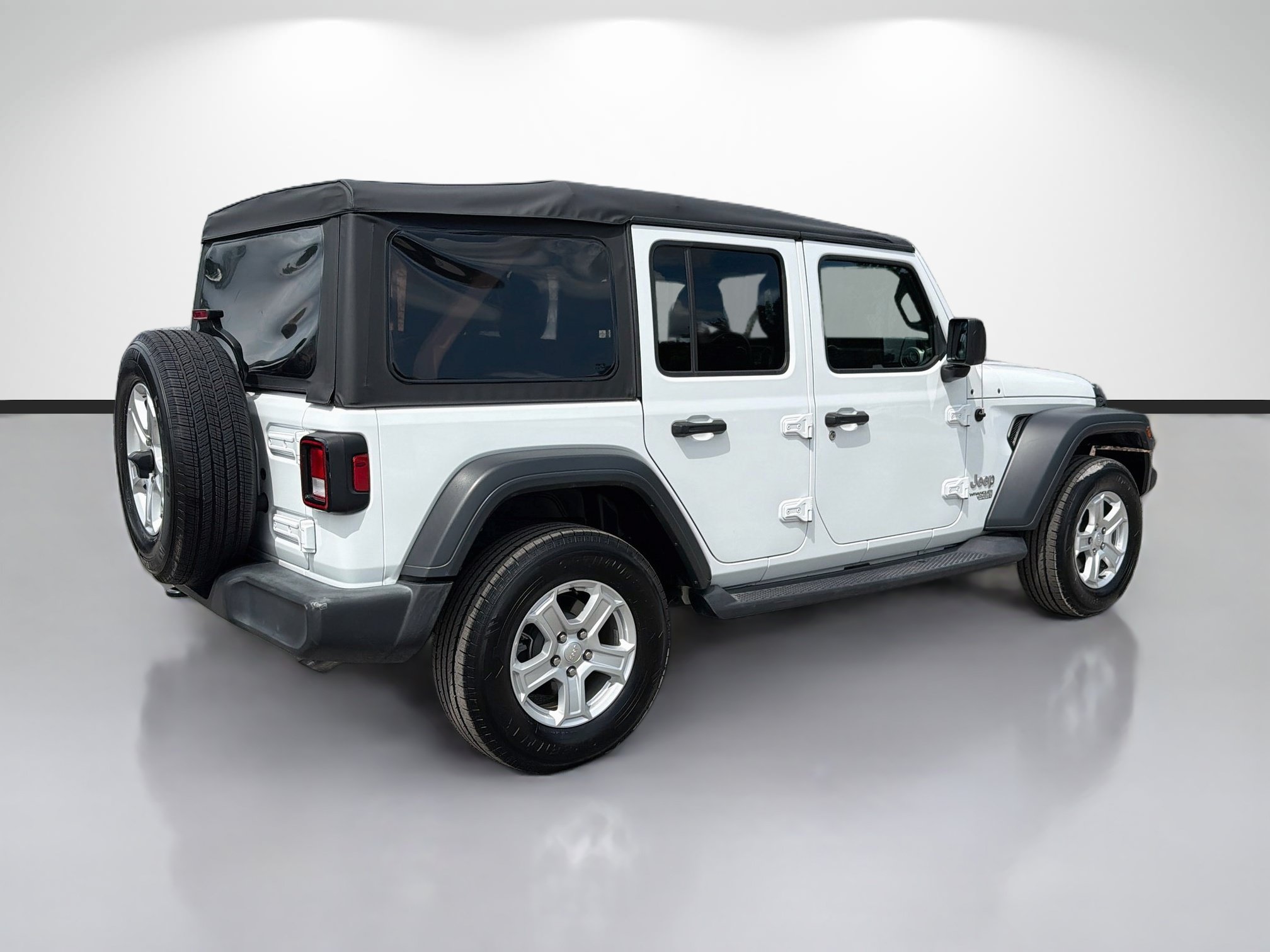 Used 2019 Jeep Wrangler Unlimited Sport S AWD/4WD image 3