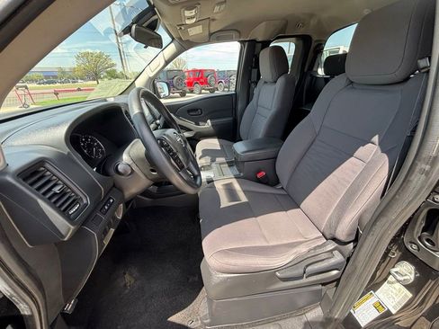 Used 2022 Nissan Frontier S RWD image 12