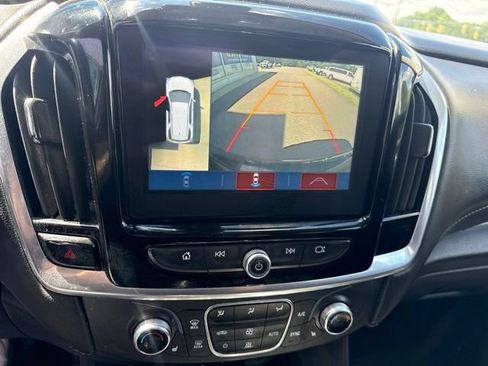 Used 2019 Chevrolet Traverse LT w/ LT Premium Package AWD/4WD image 16