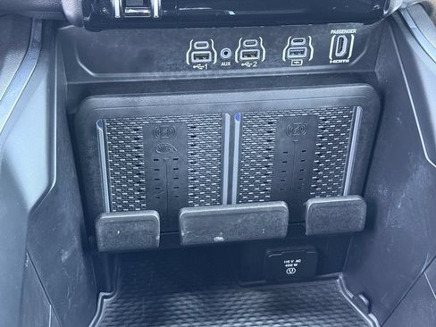 Used 2026 RAM 1500 Laramie AWD/4WD image 16