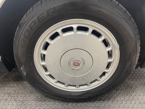Used 1992 Cadillac Allante FWD image 40
