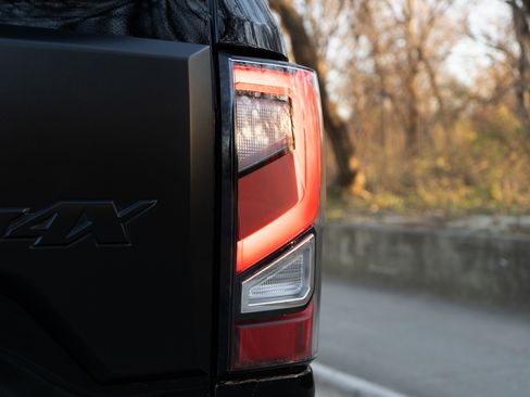 Used 2024 Nissan Titan PRO-4X w/ Pro-4x Convenience Package image 13