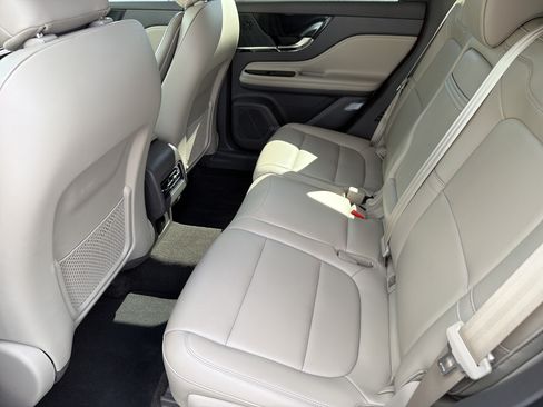 Used 2022 Lincoln Corsair FWD image 15