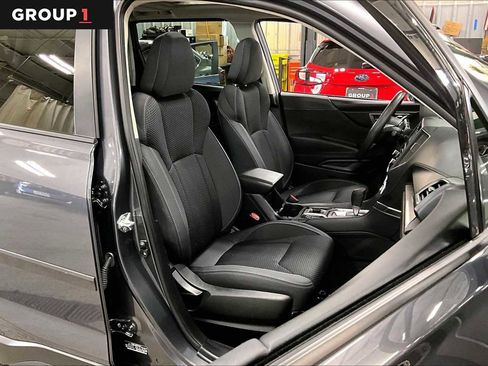 Used 2024 Subaru Forester Premium image 9