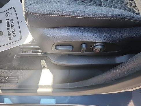 Used 2024 Chevrolet Equinox LT AWD/4WD image 12