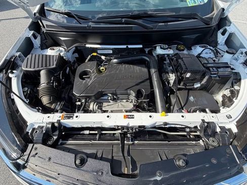 Used 2023 Chevrolet Equinox LS image 18