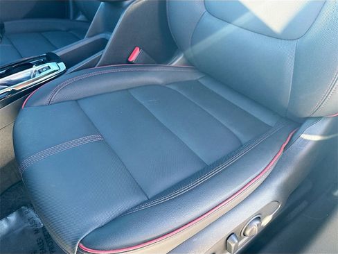 Used 2025 Chevrolet TrailBlazer RS image 18