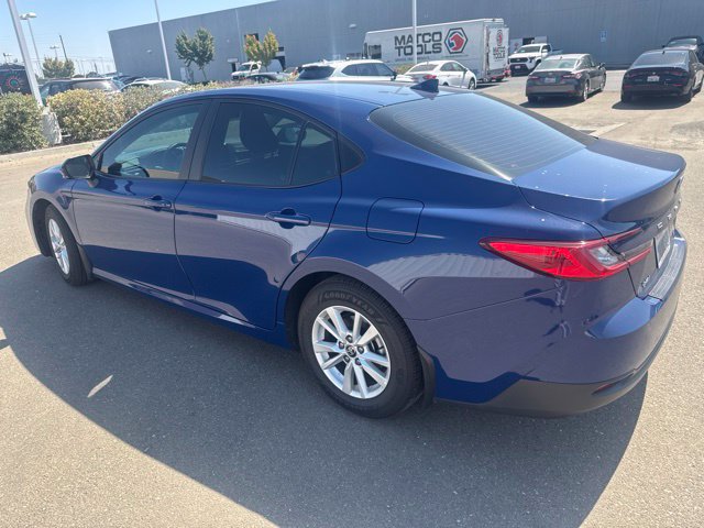 Used 2025 Toyota Camry LE w/ Convenience Package FWD image 4