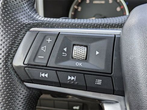 Used 2024 Mitsubishi Outlander SE image 28