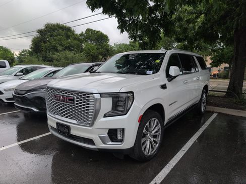 Used 2021 GMC Yukon XL Denali w/ Denali Premium Package RWD image 1