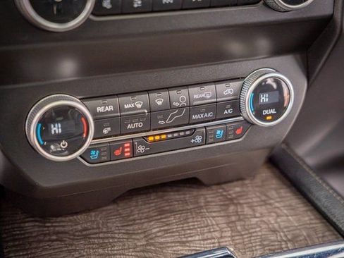 Used 2020 Ford Expedition Limited image 23