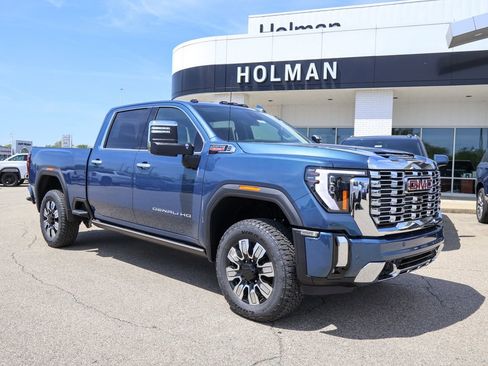 New 2026 GMC Sierra 3500 Denali w/ Denali Reserve Package AWD/4WD image 1
