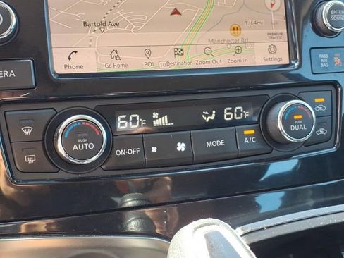 Used 2022 Nissan Maxima SV w/ Floor Mat Group FWD image 10