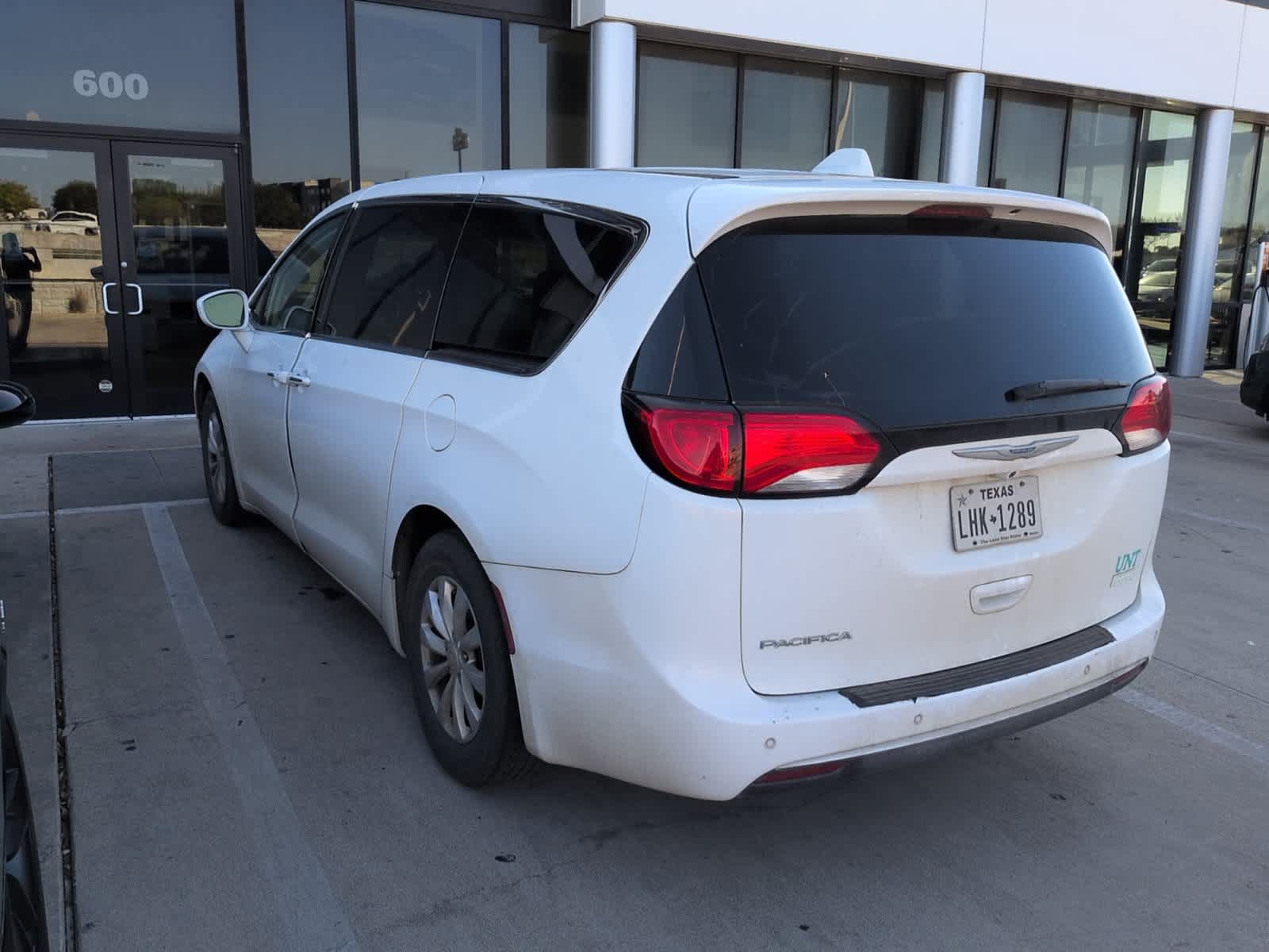 Used 2018 Chrysler Pacifica Touring Plus FWD image 8