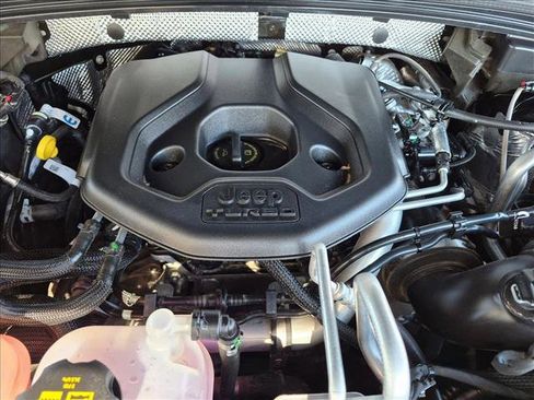 Used 2022 Jeep Grand Cherokee Summit AWD/4WD image 22