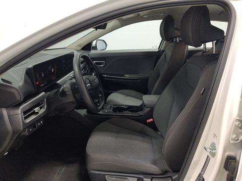 Used 2025 Kia K4 FWD image 17