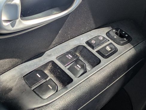 Used 2014 Kia Soul + FWD image 35