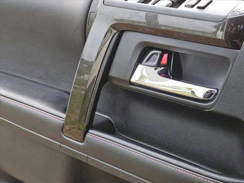 Used 2019 Toyota 4Runner TRD Off-Road Premium AWD/4WD image 4