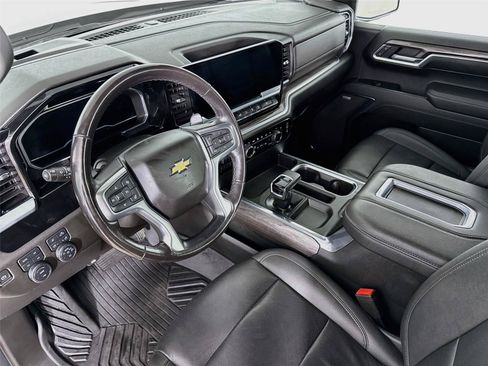 Used 2022 Chevrolet Silverado 1500 LTZ AWD/4WD image 11