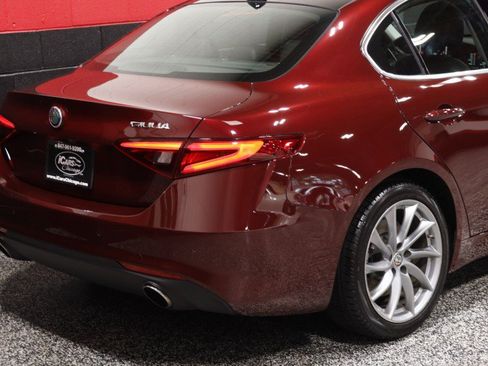 Used 2017 Alfa Romeo Giulia w/ Cold Weather Package RWD image 9