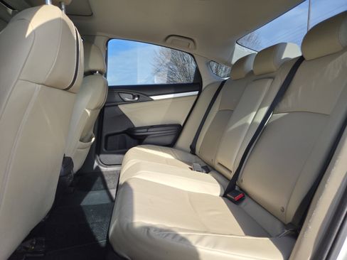 Used 2017 Honda Civic Touring image 5