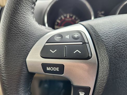 Used 2013 Toyota Highlander Limited image 29