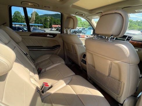 Used 2016 Mercedes-Benz GL 550 4MATIC image 16